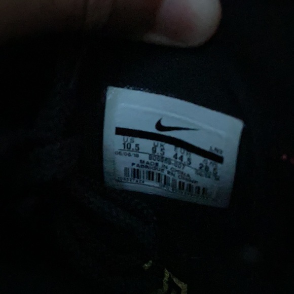 Lebron 16’s - Picture 5 of 5